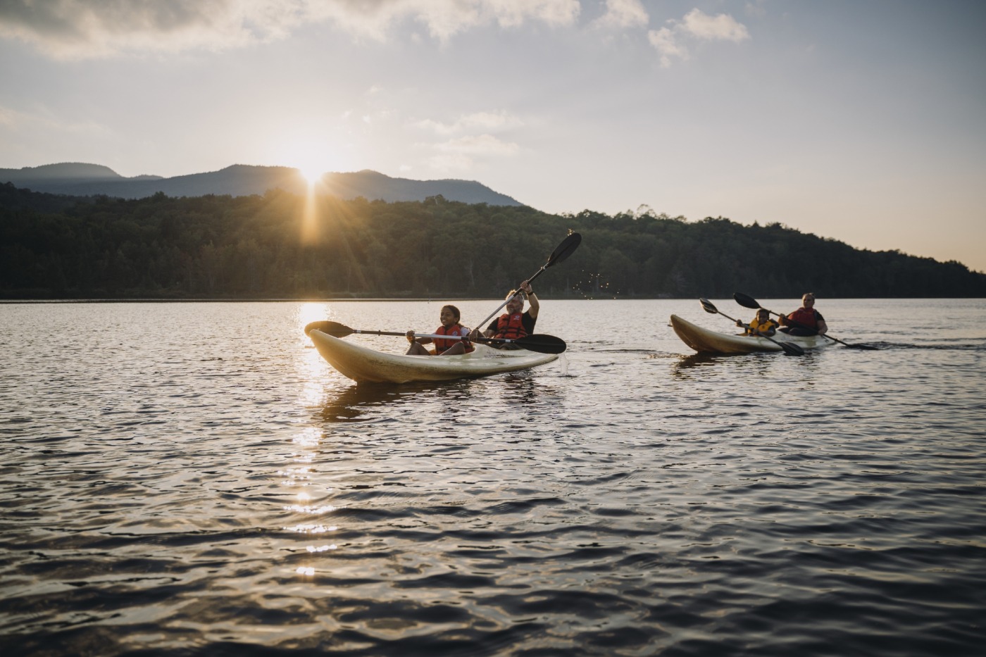 Kayak au Parc national du Mont-Orford dans les Cantons-de-l'Est.