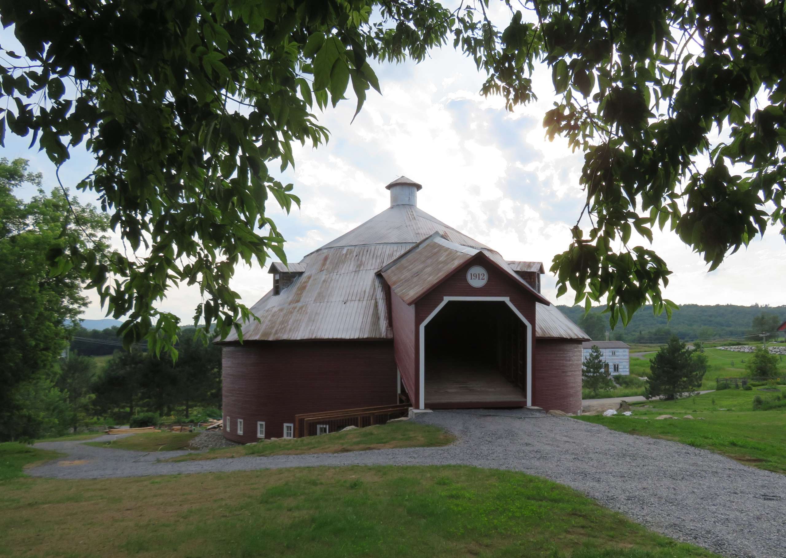 The Mansonville Round Barn